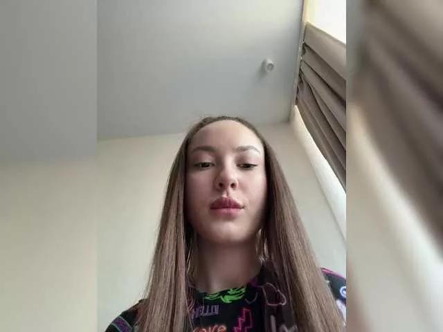 Discover our girls online shows and discover the company of countless livestreamers, with stunning shapes, sex toys and more.