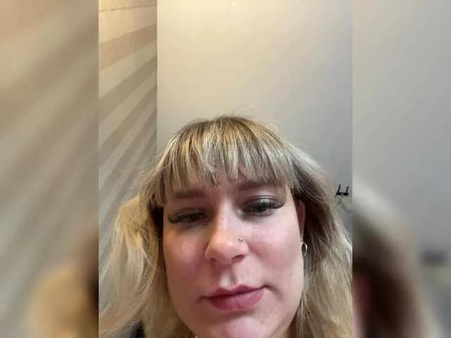 -LoveBirds- from BongaCams is Freechat