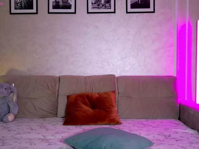 -moon-girl-18 from BongaCams