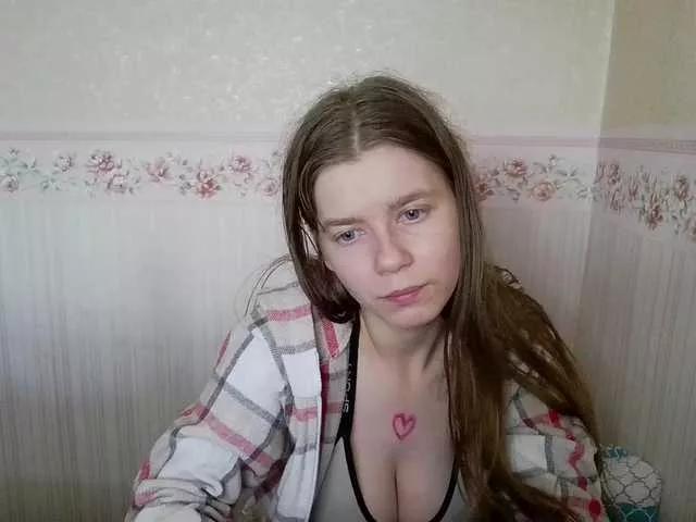 Discover our girls online shows and discover the company of countless livestreamers, with stunning shapes, sex toys and more.