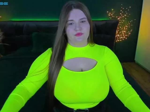 Discover our girls online shows and discover the company of countless livestreamers, with stunning shapes, sex toys and more.
