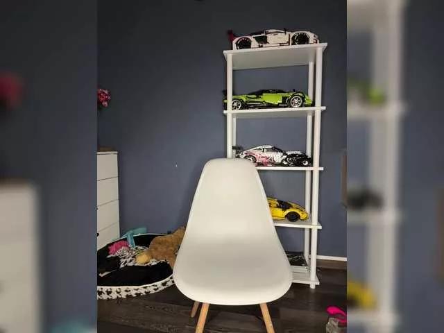 Akadori from BongaCams