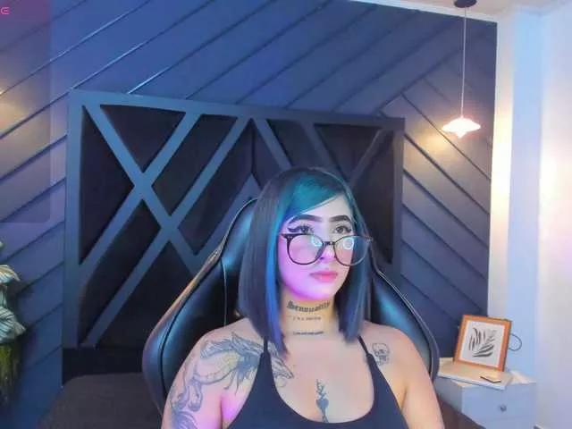 Alahia-Dangelo from BongaCams