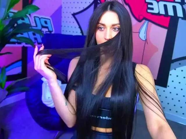 Discover our girls online shows and discover the company of countless livestreamers, with stunning shapes, sex toys and more.