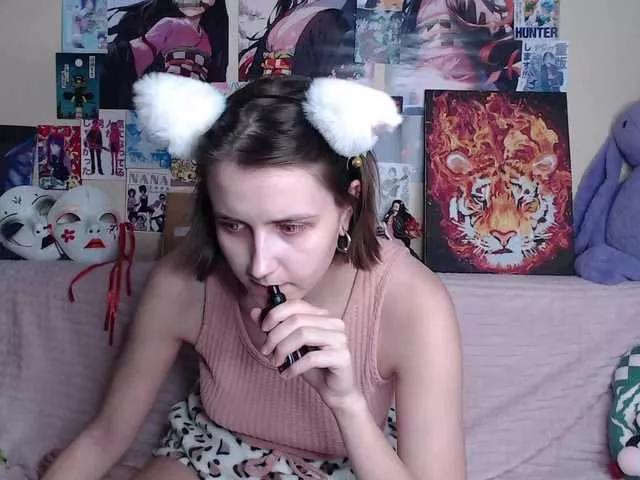 Discover our girls online shows and discover the company of countless livestreamers, with stunning shapes, sex toys and more.