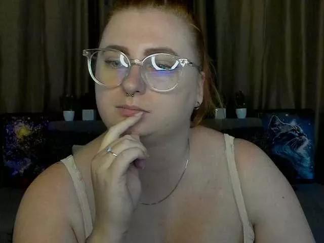 Discover our girls online shows and discover the company of countless livestreamers, with stunning shapes, sex toys and more.