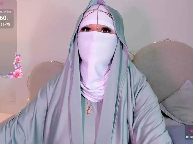 allanaluna from BongaCams