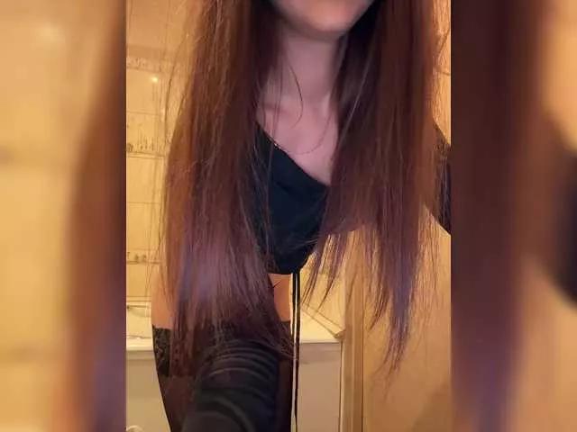 Alliina-leee from BongaCams