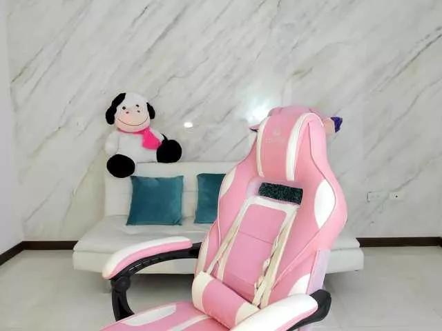 AllisonPalmer from BongaCams