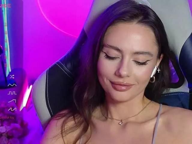Allla from BongaCams