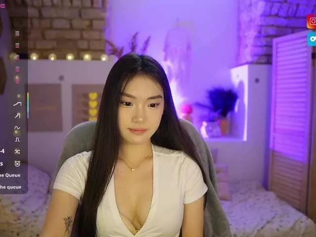 AllyahSky from BongaCams