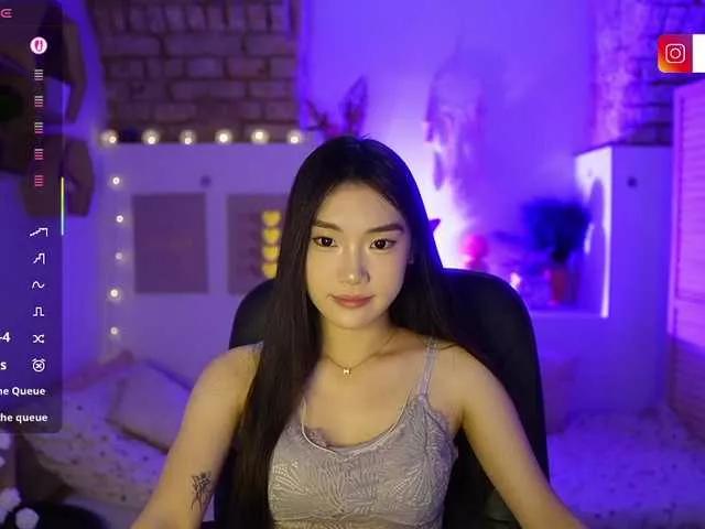 AllyahSky from BongaCams
