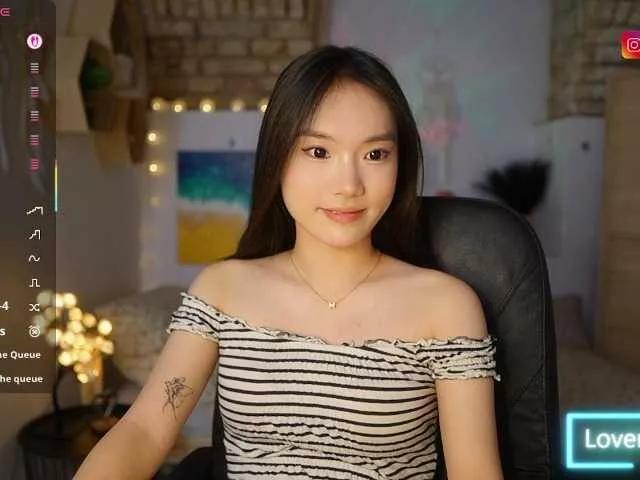 AllyahSky from BongaCams