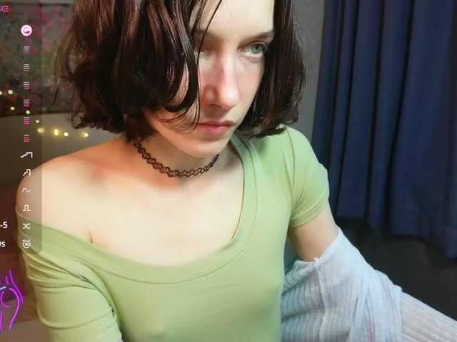 AllyAlice from BongaCams