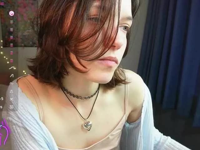 AllyAlice from BongaCams