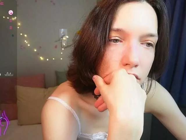 AllyAlice from BongaCams