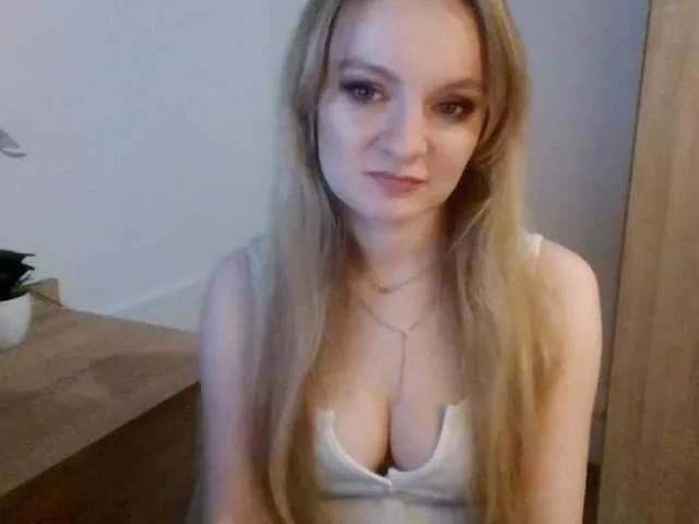 AlmaNatural from BongaCams