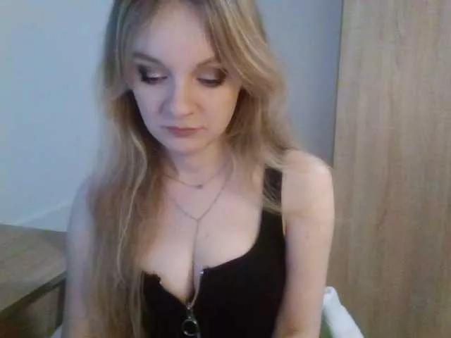 AlmaNatural from BongaCams