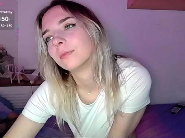 Almondmilka from BongaCams is Freechat