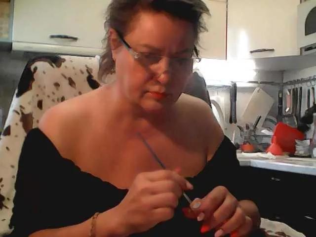 AlyaBest777 from BongaCams
