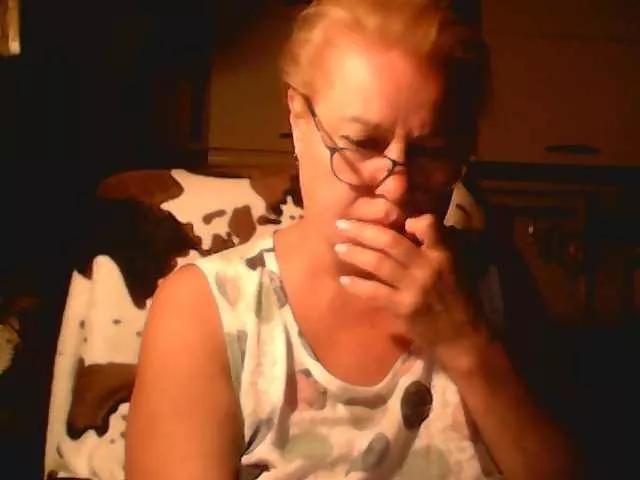 AlyaBest777 from BongaCams