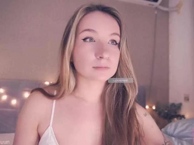 alyyyson from BongaCams