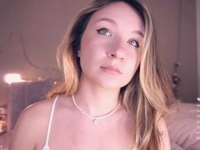 alyyyson from BongaCams