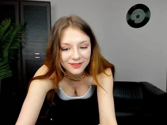 Discover our girls online shows and discover the company of countless livestreamers, with stunning shapes, sex toys and more.