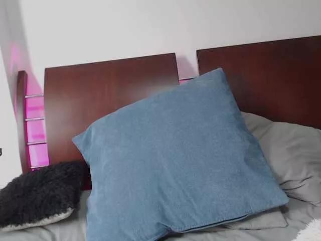 AmarillaStar666 from BongaCams