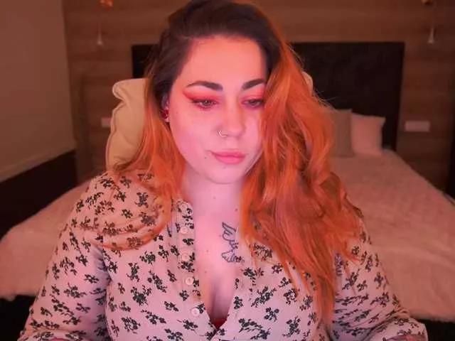 Discover our girls online shows and discover the company of countless livestreamers, with stunning shapes, sex toys and more.