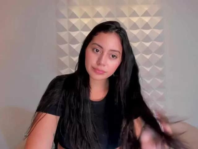 Discover our girls online shows and discover the company of countless livestreamers, with stunning shapes, sex toys and more.
