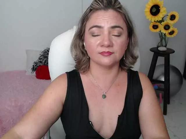 ana-milf from BongaCams