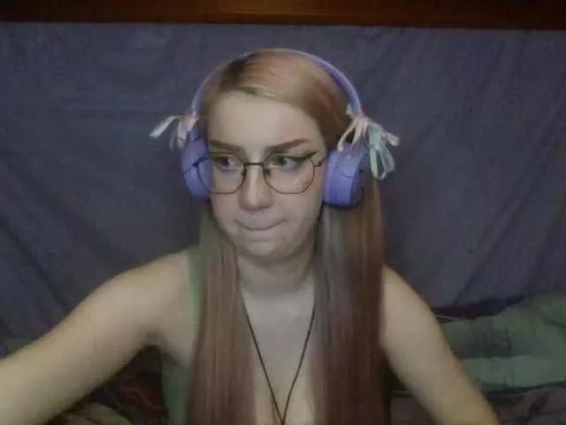 anadewitt from BongaCams