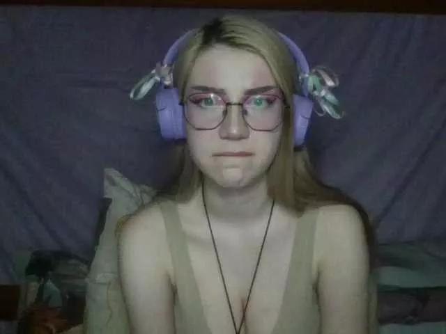 anadewitt from BongaCams