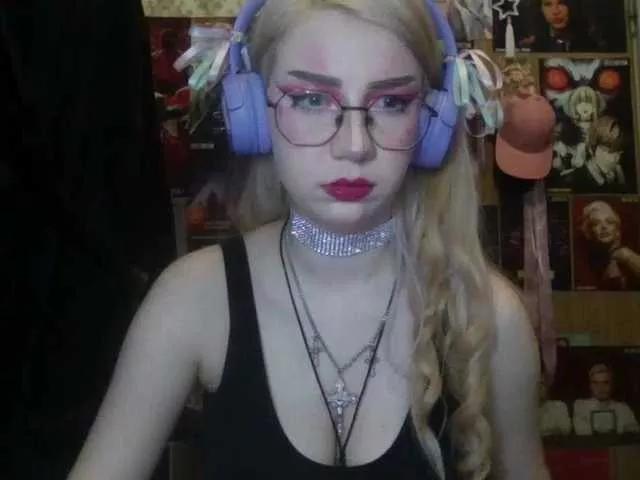 anadewitt from BongaCams
