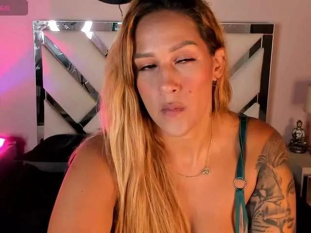 AnahiJones from BongaCams