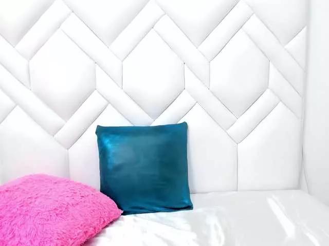 Analiaa18 from BongaCams