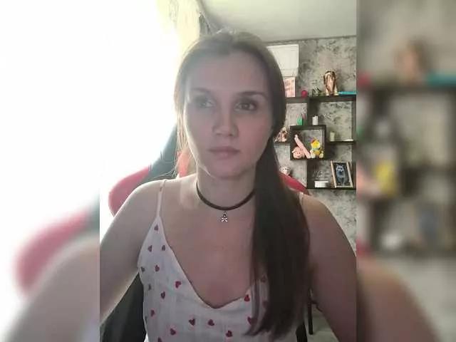 Discover our girls online shows and discover the company of countless livestreamers, with stunning shapes, sex toys and more.