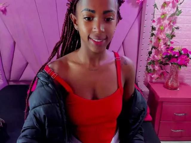 Discover our girls online shows and discover the company of countless livestreamers, with stunning shapes, sex toys and more.
