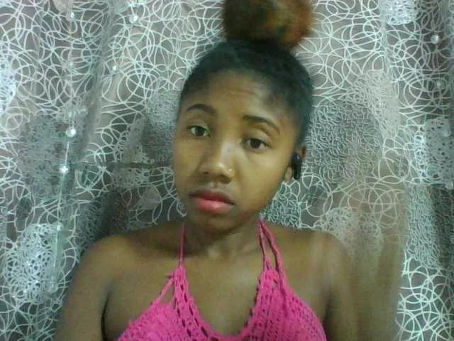 Annah21 from BongaCams
