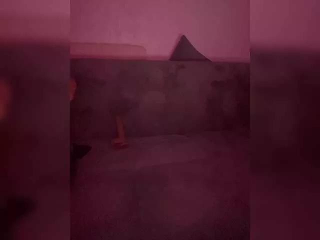AnnaRoms12 from BongaCams