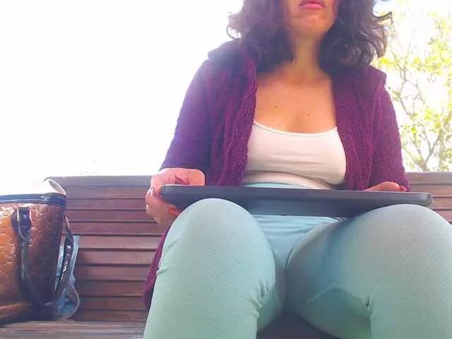 AnnBigLabia from BongaCams