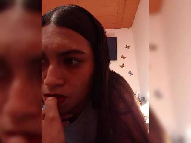 annie-19 from BongaCams