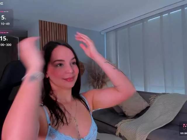 AnnieeHall from BongaCams