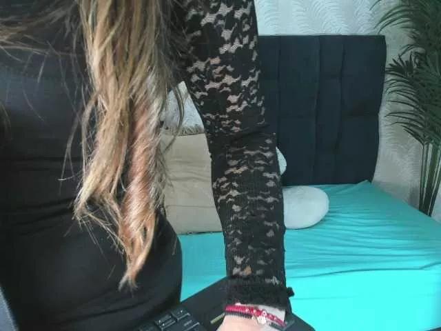 ArianaDiosa from BongaCams
