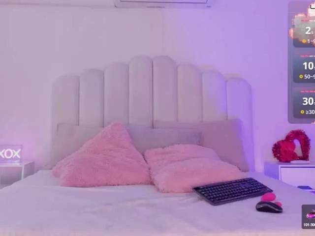 Discover our girls online shows and discover the company of countless livestreamers, with stunning shapes, sex toys and more.