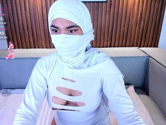 Aura-cuutee from BongaCams