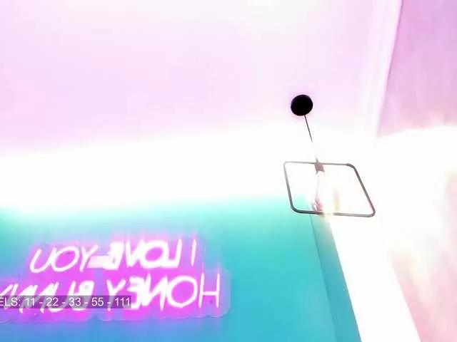 Aylamonroe from BongaCams