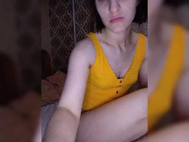 Discover our girls online shows and discover the company of countless livestreamers, with stunning shapes, sex toys and more.