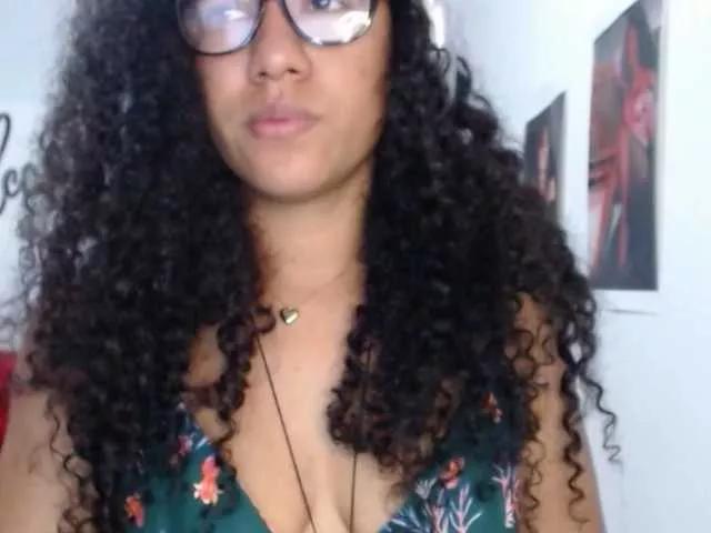Bellacrespa from BongaCams